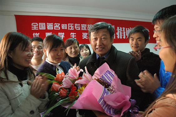 重庆理工大学(原重庆工学院)胡亚民教授致信胡氏宗亲网